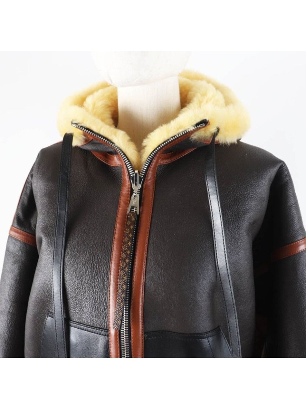 Louis Vuitton Fjlj12 xkn Sheepskin Monogram Reversible Hooded Mouton Jacket - Picture 4 of 15